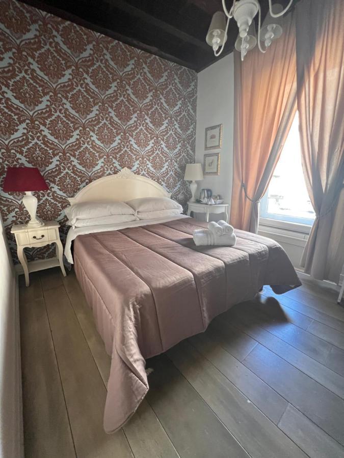 Affittacamere Piazzetta De' Monti 3*