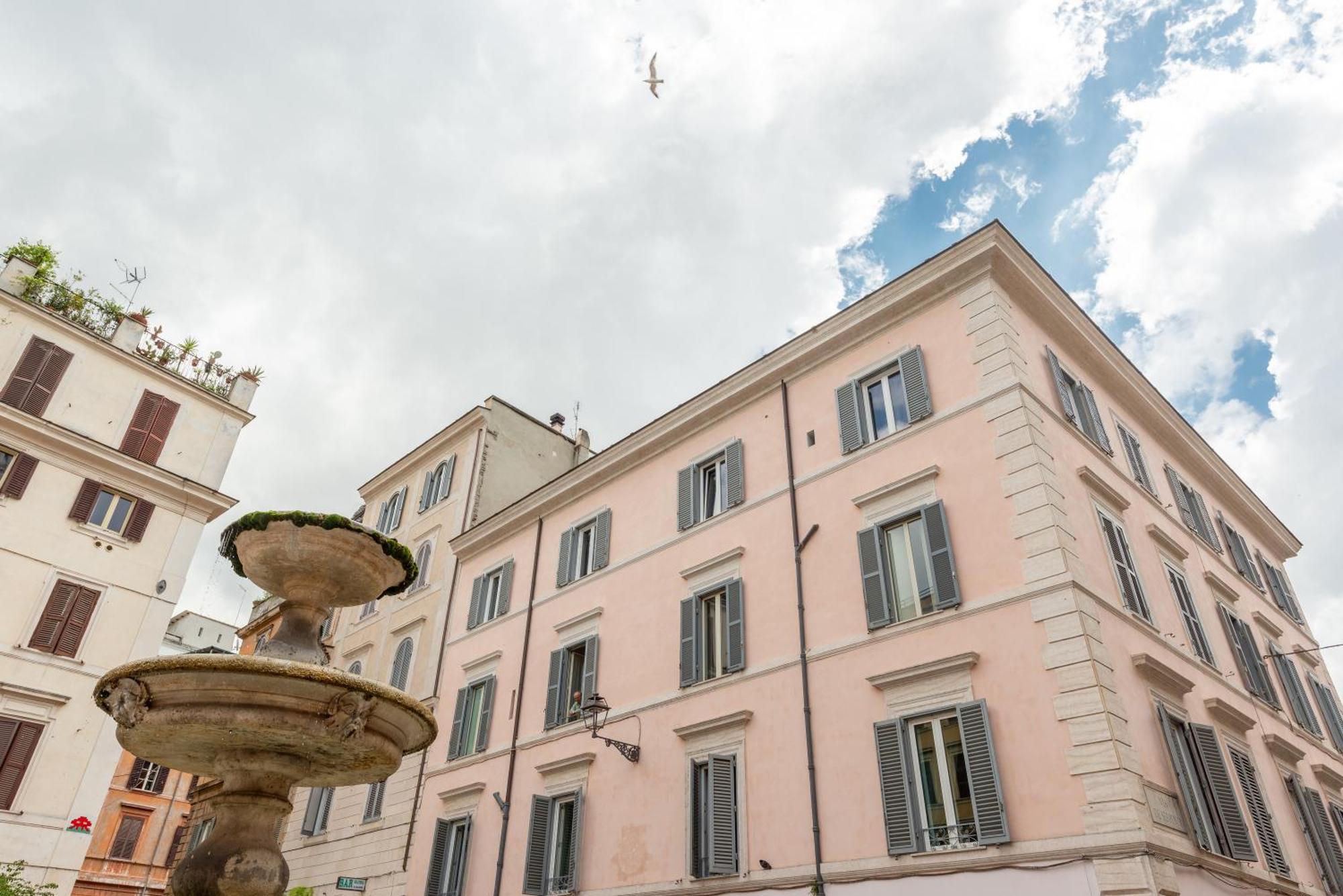 Piazzetta De' Monti Roma