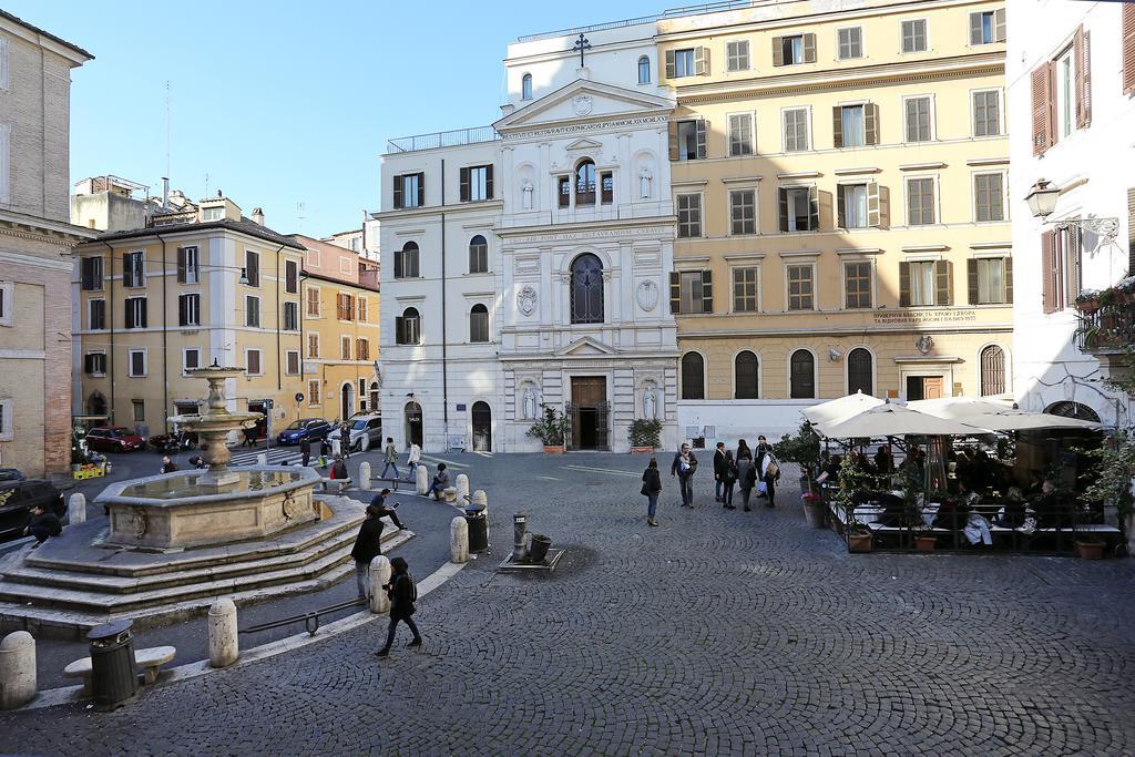Piazzetta De' Monti Roma